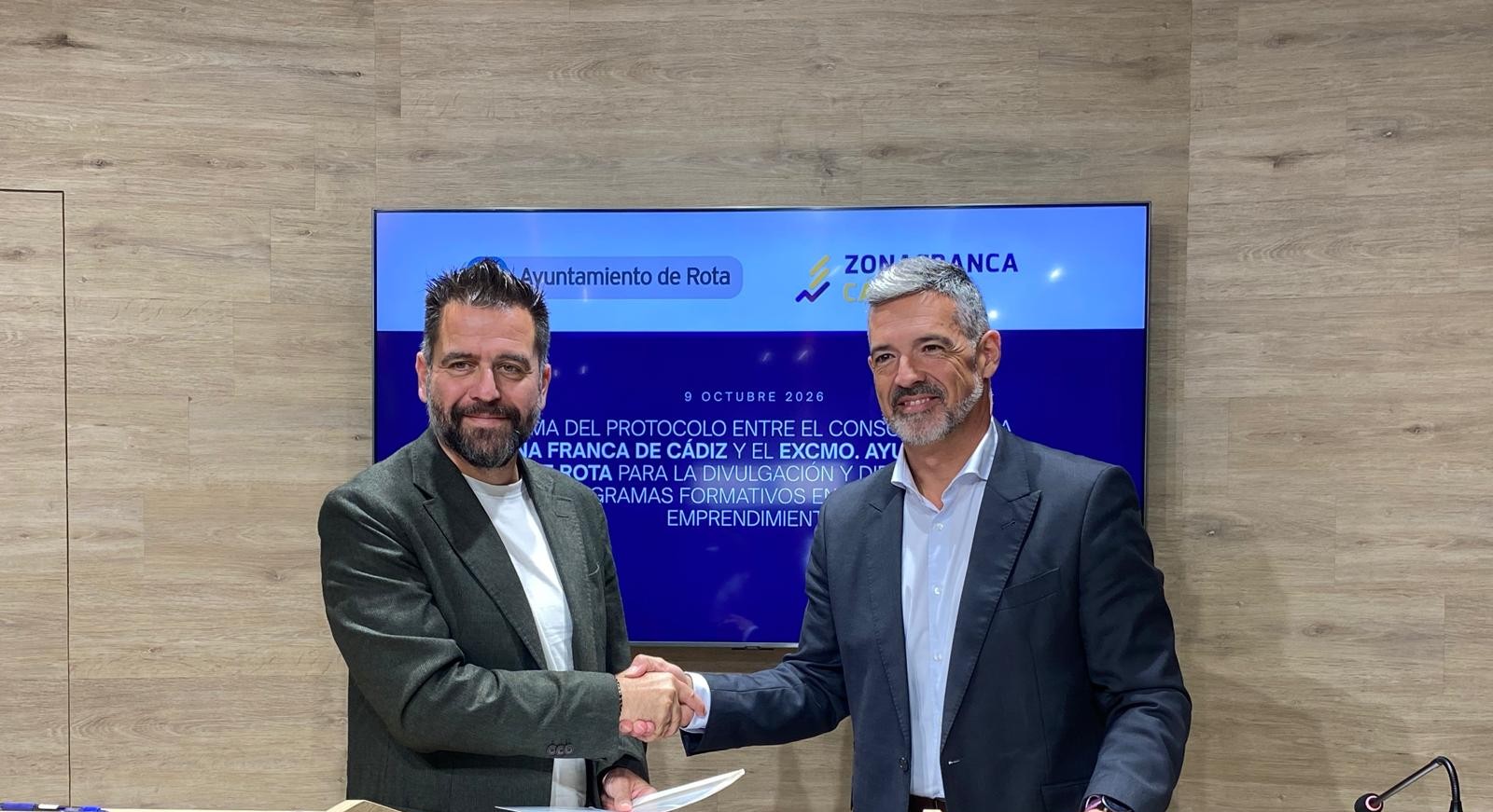 Image for the story: Rota and Zona Franca bring free training to the municipality to start a business