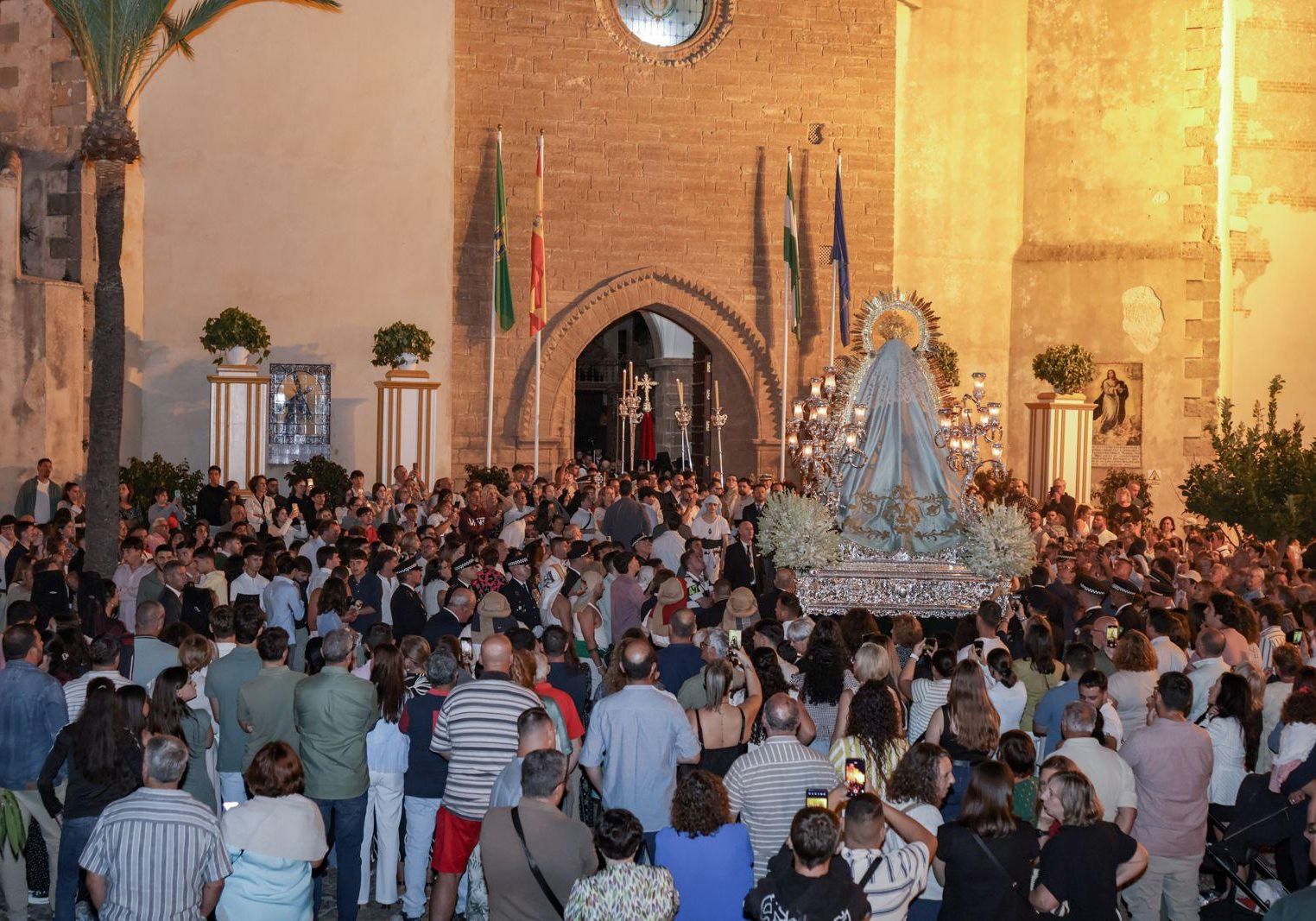 Imagen de la noticia: Rota cierra sus Fiestas Patronales 2026 con la procesión de la Virgen del Rosario