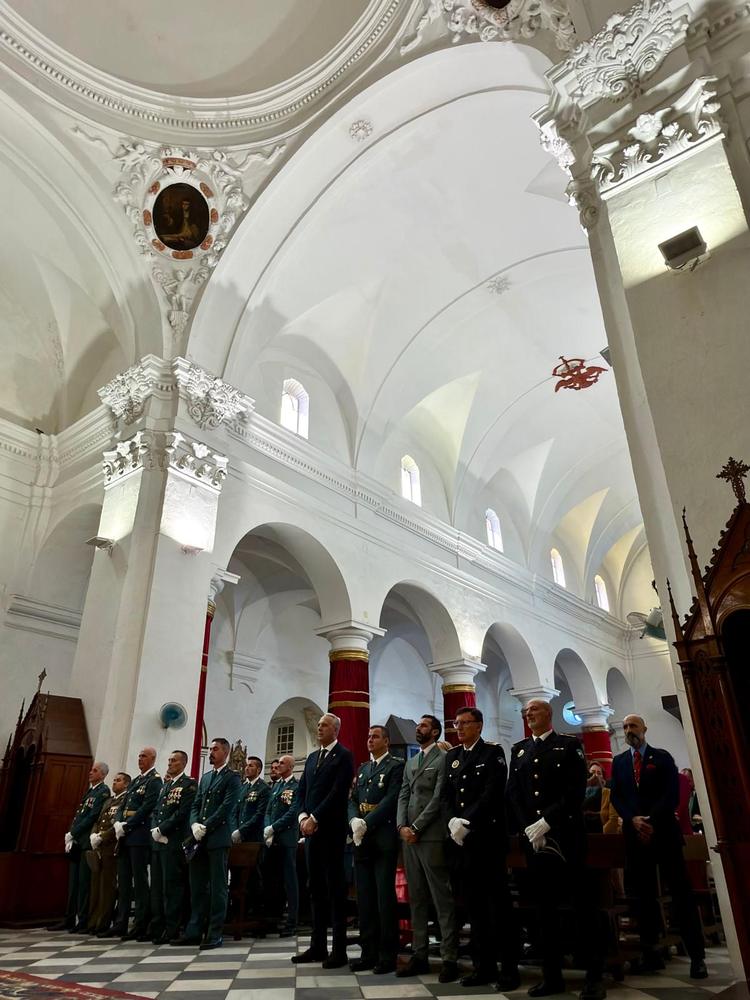 Image for the story: San Roque raises the flag for National Day and pays tribute to the Guardia Civil