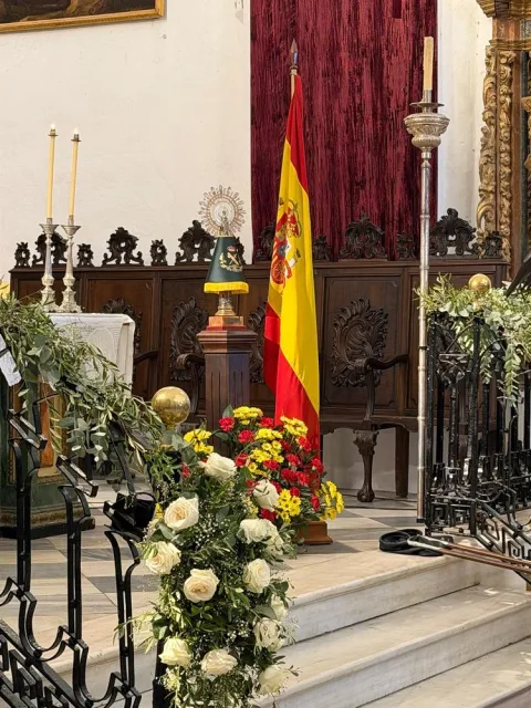 Image for the story: San Roque raises the flag for National Day and pays tribute to the Guardia Civil