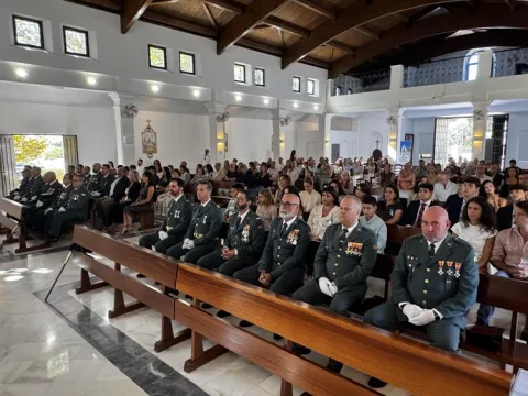 Image for the story: San Roque raises the flag for National Day and pays tribute to the Guardia Civil