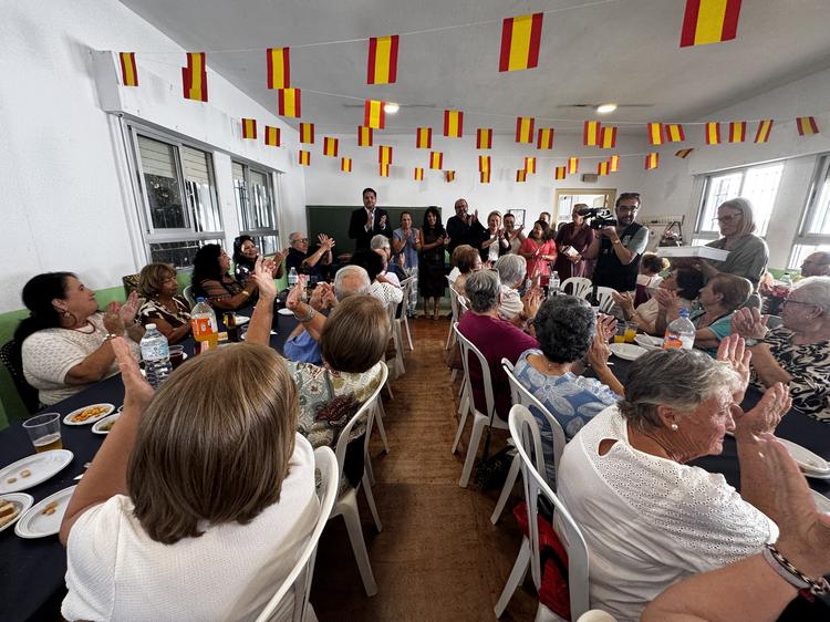 Image for the story: Torreguadiaro celebrates Hispanic Day with the La Charca lunch