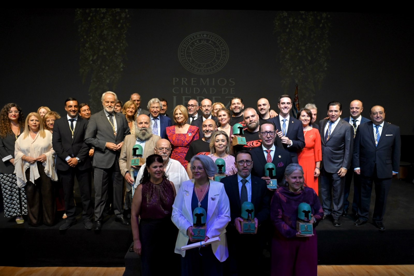 Imagen de la noticia: Jerez entrega sus Premios Ciudad de Jerez en su 25 aniversario con Manuel Alejandro como protagonista