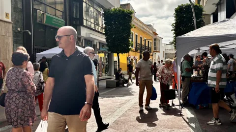 Imagen de la noticia: El Paseo del Coleccionismo se traslada a la calle Ancha y amplía su horario hasta las 22:00