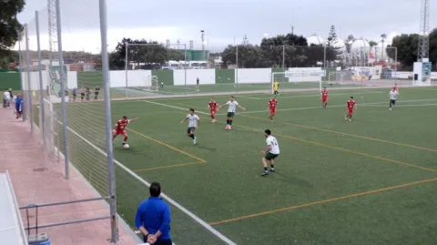 Imagen de la noticia: El Taraguilla pierde en casa ante el Algaida (2-3) y jugará el lunes en Cádiz