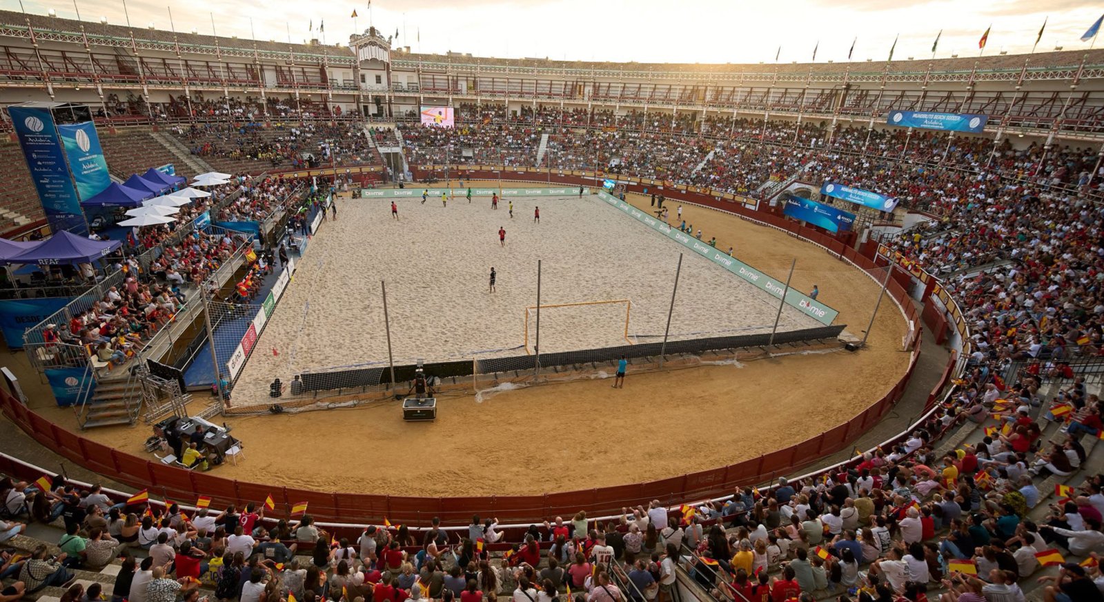 Image for the story: El Puerto closes the Beach Soccer World Cup with 8,400 spectators over three days