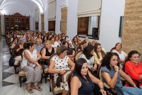 Imagen de la noticia: Cinco asociaciones de mujeres del medio rural de Cádiz reciben un premio de la Diputación
