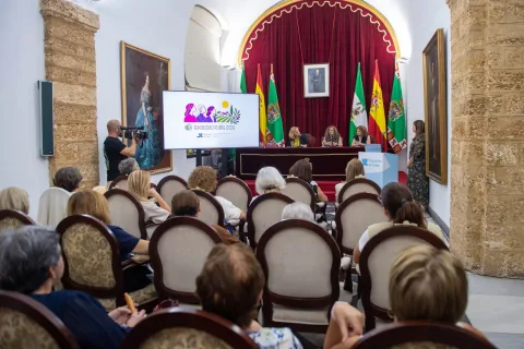 Imagen de la noticia: Cinco asociaciones de mujeres del medio rural de Cádiz reciben un premio de la Diputación