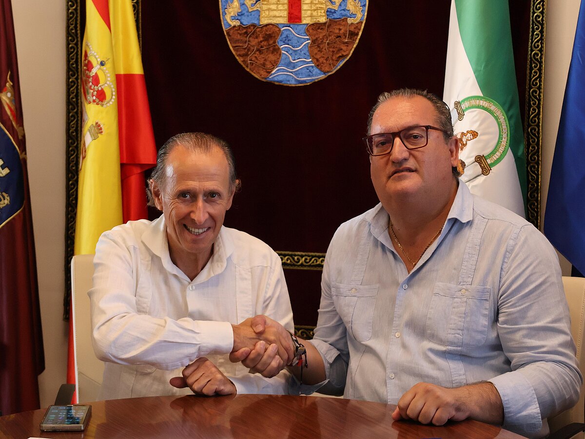 Image for the story: Chiclana grants 56,000 euros to the Local Council of Brotherhoods for Holy Week