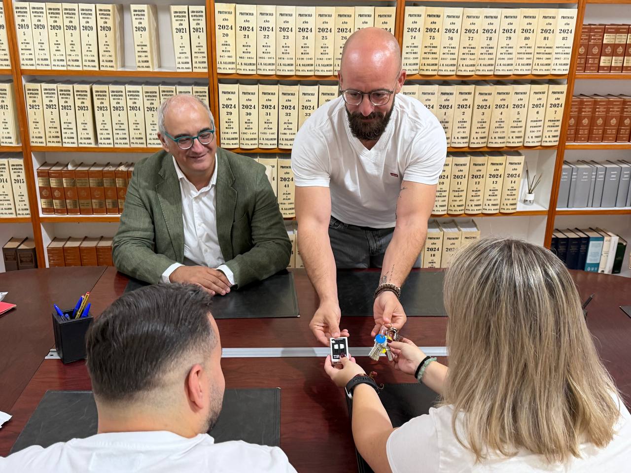 Imagen de la noticia: El Puerto entrega otra vivienda protegida y pone a la venta VPO con garaje desde 96.930 euros