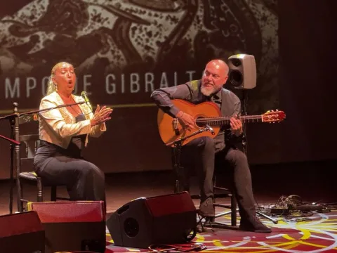 Imagen de la noticia: Esperanza Fernández, Montse Cortés y Antonio Reyes llenan el Teatro Galiardo en la Bienal de San Roque