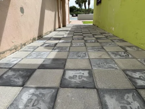 Imagen de la noticia: San Roque renueva el acerado y el ajardinamiento junto a la plaza de Miraflores