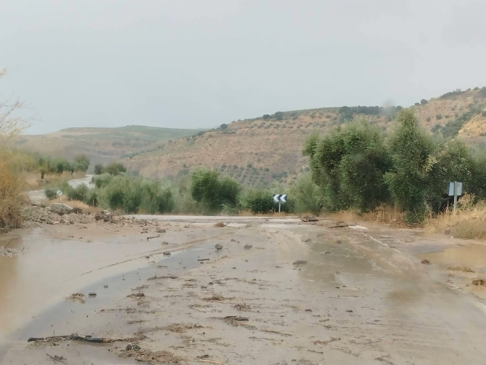 Imagen de la noticia: La Diputación reabre al tráfico dos carreteras provinciales tras las lluvias del domingo