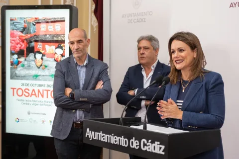 Imagen de la noticia: Los mercados de Cádiz abren Tosantos con circo, expositores y 150 euros para los detallistas