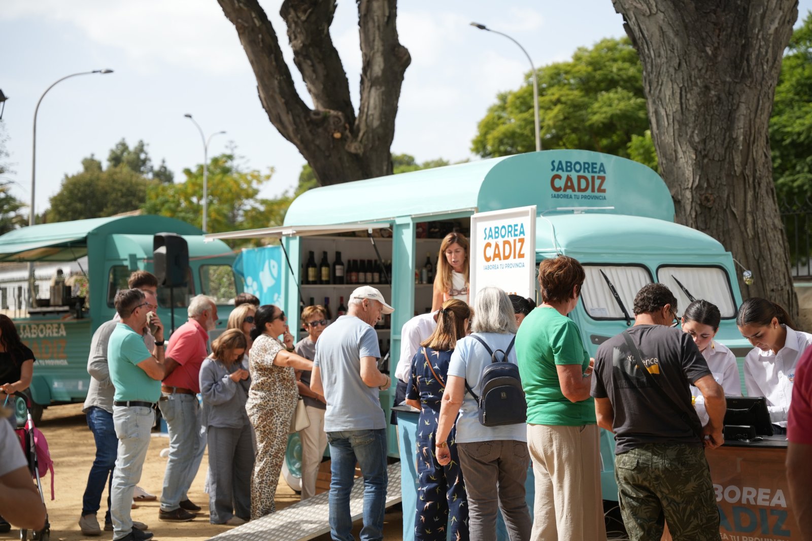 Imagen de la noticia: Una treintena de productores gaditanos llevan sus productos a Conil este sábado