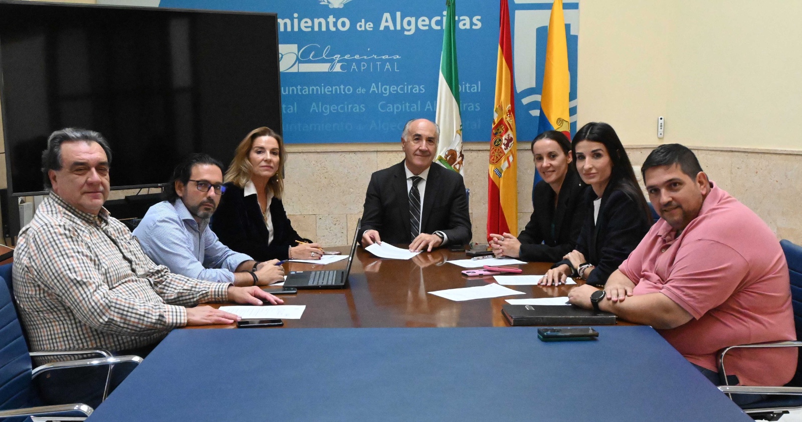 Imagen de la noticia: Algeciras aprueba pagos a proveedores por 4,6 millones, con 1,4 para ayuda a domicilio