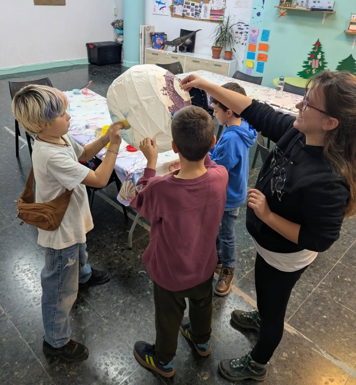 Imagen de la noticia: Treinta menores aprenden biología marina en la Casa de la Cultura