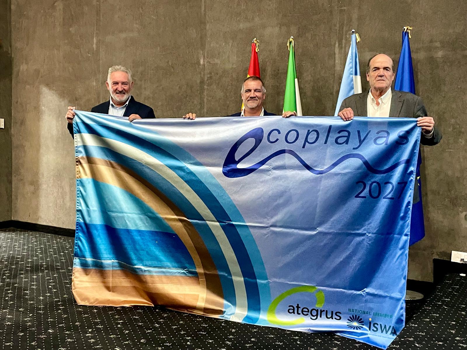 Imagen de la noticia: Cuatro playas de La Línea revalidan la Bandera Ecoplayas