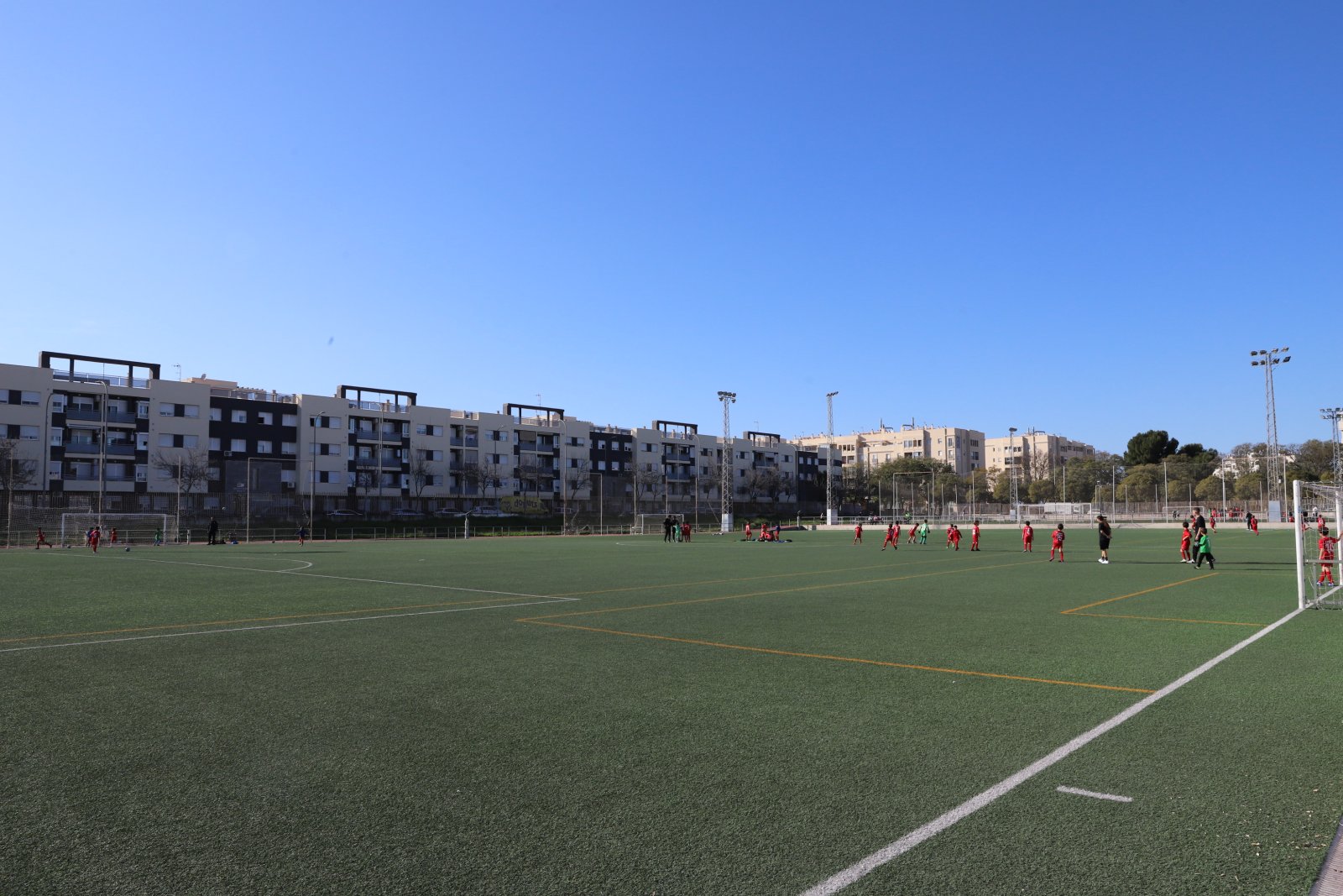 Imagen de la noticia: Jerez arreglará el cerramiento del Polideportivo de La Granja