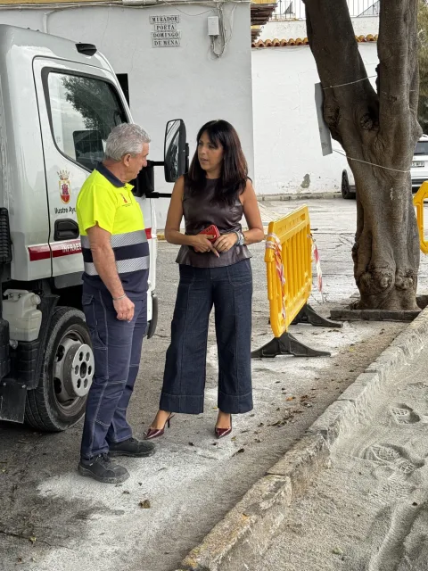 Imagen de la noticia: San Roque renueva el acerado del Mirador de Los Cañones