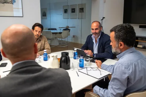 Imagen de la noticia: Aragón aborda con los arquitectos agilizar el urbanismo en pueblos pequeños