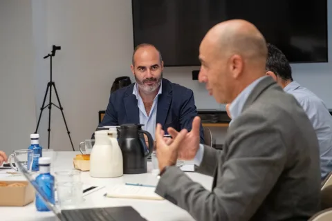 Imagen de la noticia: Aragón aborda con los arquitectos agilizar el urbanismo en pueblos pequeños